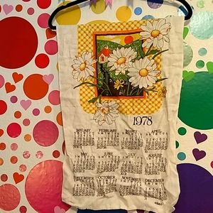 🌻1978 Vintage calender linen